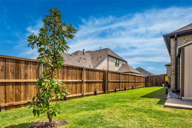 704 Abbey Road, Van Alstyne, TX 75495