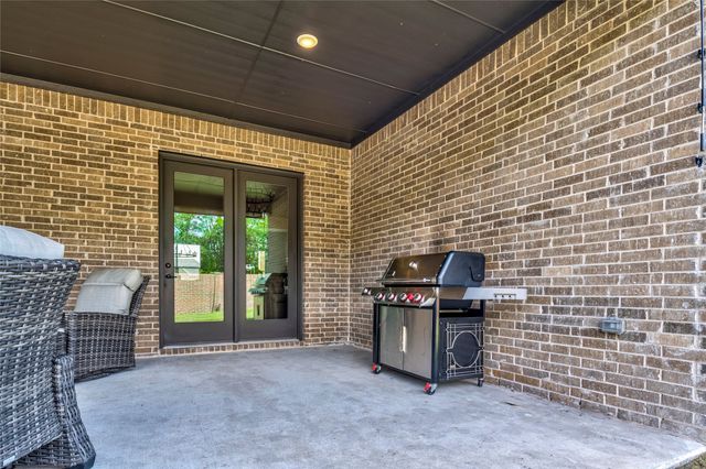 704 Abbey Road, Van Alstyne, TX 75495