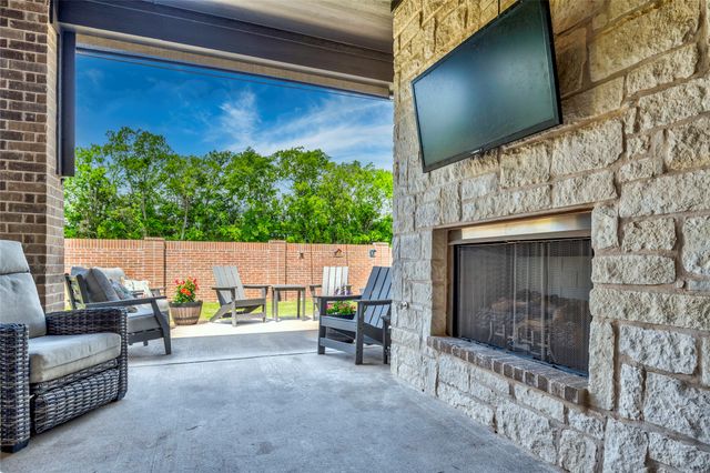 704 Abbey Road, Van Alstyne, TX 75495