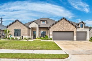 704 Abbey Road, Van Alstyne, TX 75495