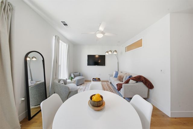 1701 Simond Ave 615, Austin, TX 78723