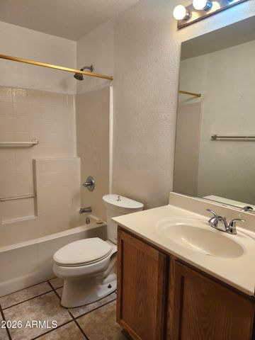 6424 W SADDLEHORN Road, Phoenix, AZ 85083