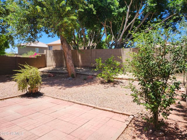 6424 W SADDLEHORN Road, Phoenix, AZ 85083