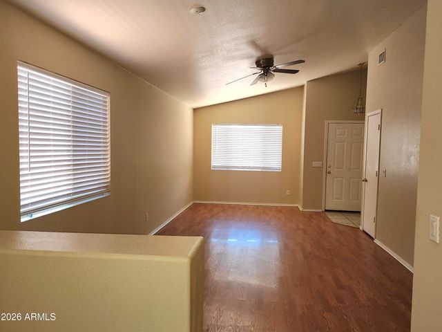 6424 W SADDLEHORN Road, Phoenix, AZ 85083