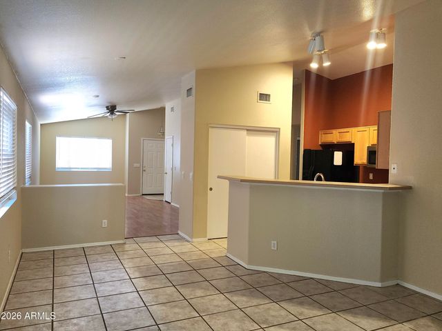 6424 W SADDLEHORN Road, Phoenix, AZ 85083