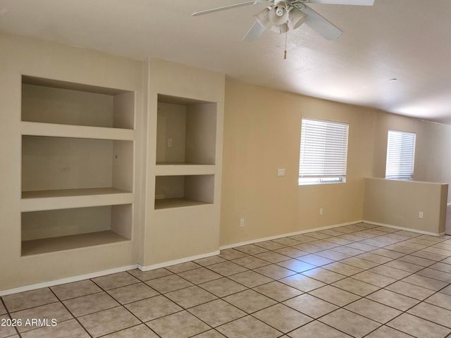 6424 W SADDLEHORN Road, Phoenix, AZ 85083
