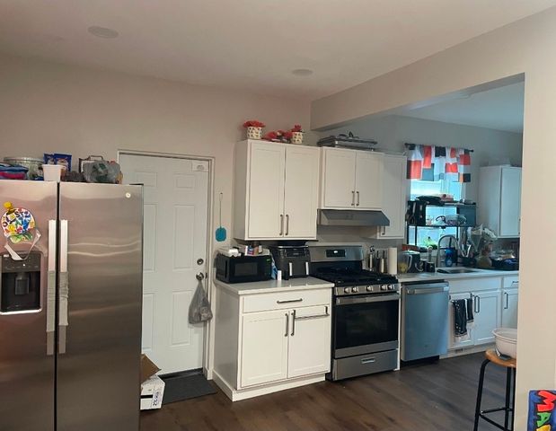 706 John Street, Rockford, IL 61103