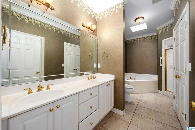 653 VILLAGE CREST CIRCLE, Hoover, AL 35226