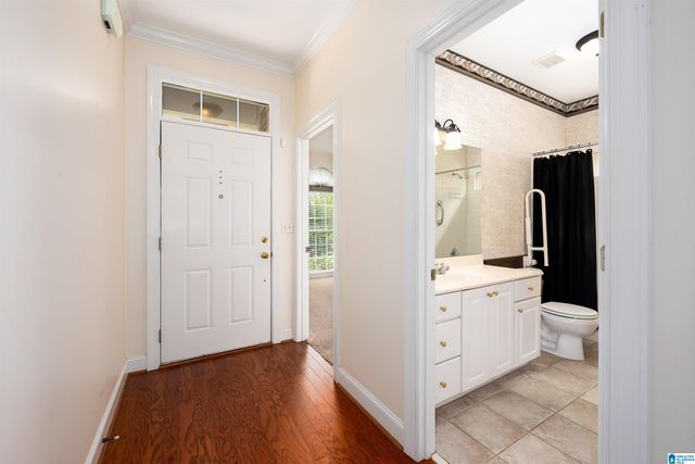 653 VILLAGE CREST CIRCLE, Hoover, AL 35226