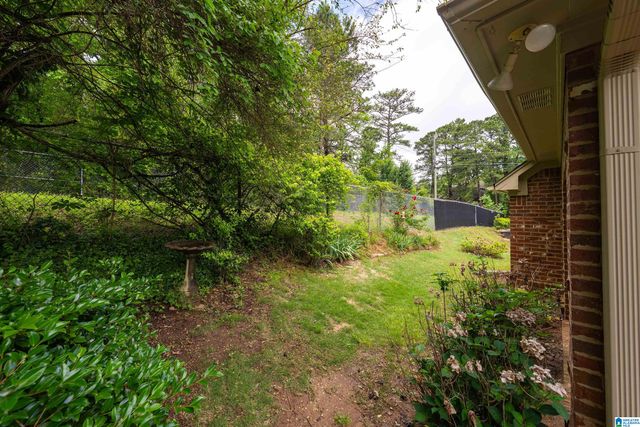653 VILLAGE CREST CIRCLE, Hoover, AL 35226
