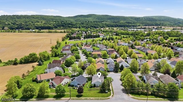 56 Kensington Cir, White Twp., NJ 07823