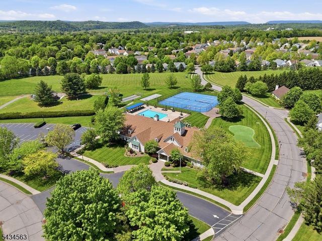 56 Kensington Cir, White Twp., NJ 07823