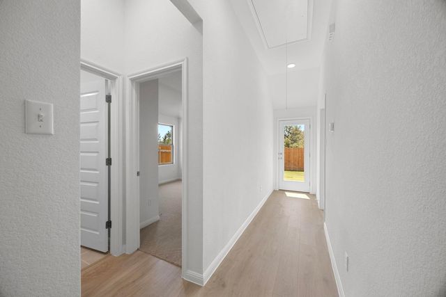 171 Hornet ST, Elgin, TX 78621