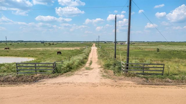 1257 County Road 141, Rock Island, TX 77470