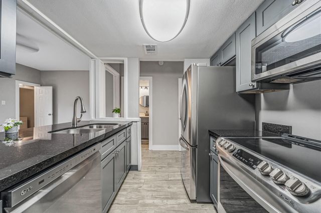 830 Threadneedle Street 240, Houston, TX 77079