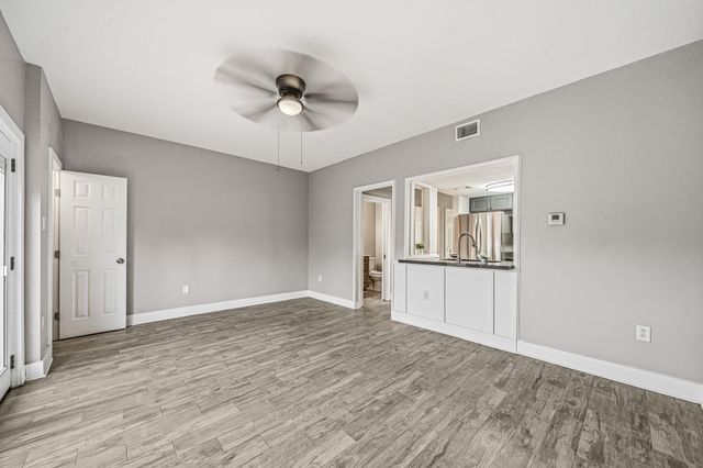 830 Threadneedle Street 240, Houston, TX 77079