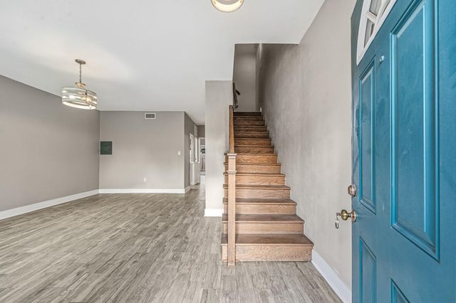 830 Threadneedle Street 240, Houston, TX 77079