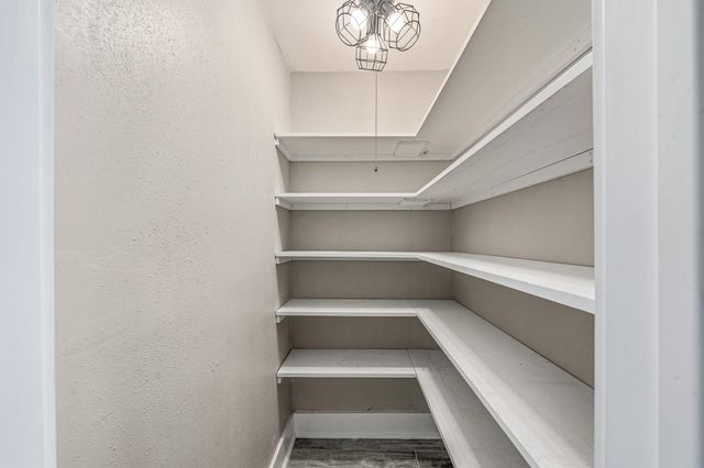 830 Threadneedle Street 240, Houston, TX 77079