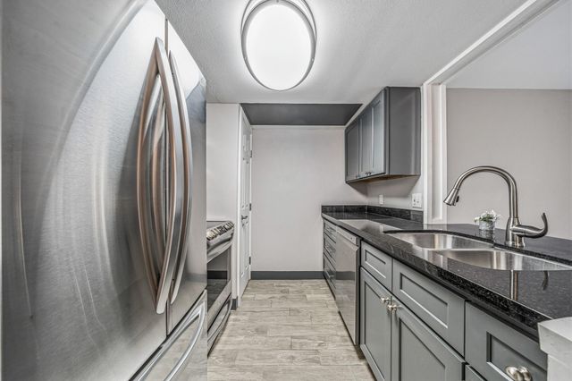 830 Threadneedle Street 240, Houston, TX 77079