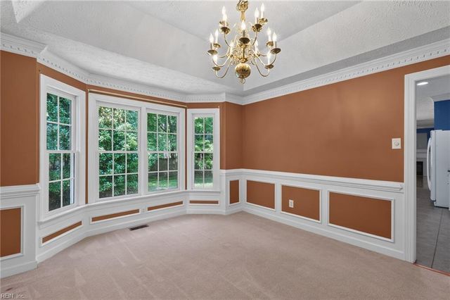212 Halles RN, Yorktown, VA 23693