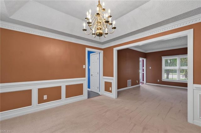 212 Halles RN, Yorktown, VA 23693