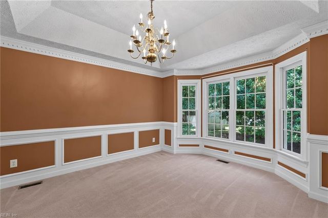 212 Halles RN, Yorktown, VA 23693