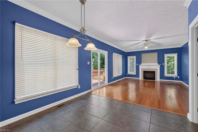 212 Halles RN, Yorktown, VA 23693