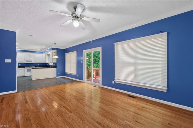 212 Halles RN, Yorktown, VA 23693