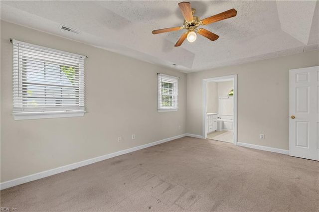 212 Halles RN, Yorktown, VA 23693