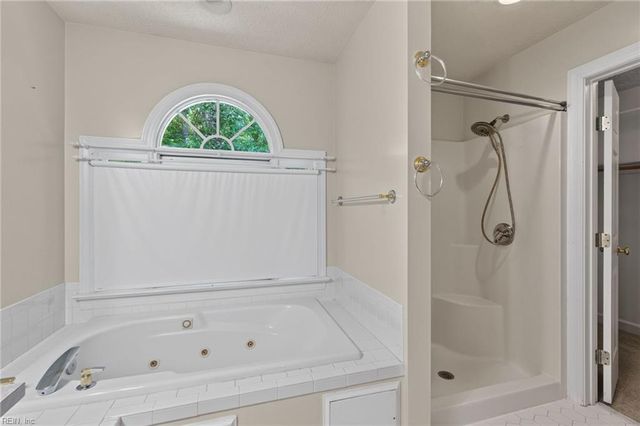 212 Halles RN, Yorktown, VA 23693