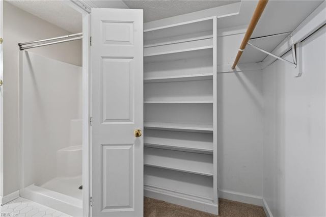212 Halles RN, Yorktown, VA 23693