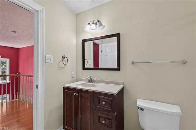 212 Halles RN, Yorktown, VA 23693