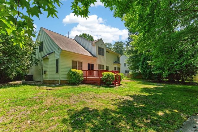212 Halles RN, Yorktown, VA 23693