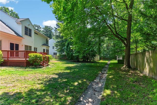 212 Halles RN, Yorktown, VA 23693