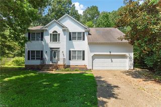 212 Halles RN, Yorktown, VA 23693