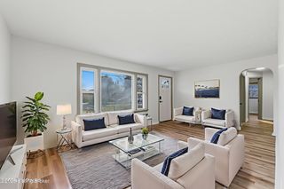 2223 Thistledawn Dr, Louisville, KY 40216