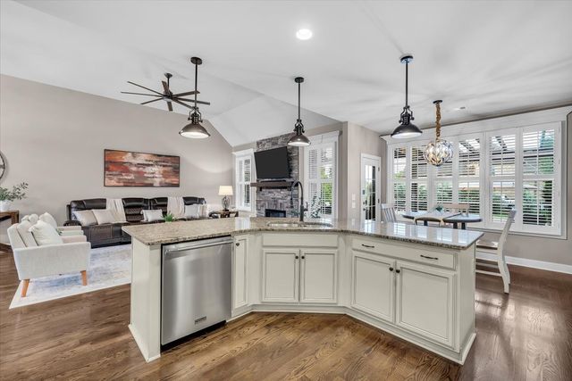 450 Huntington Dr, Lebanon, TN 37087