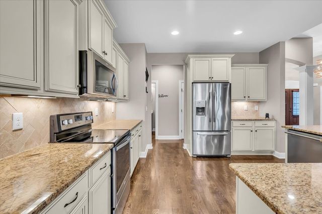 450 Huntington Dr, Lebanon, TN 37087