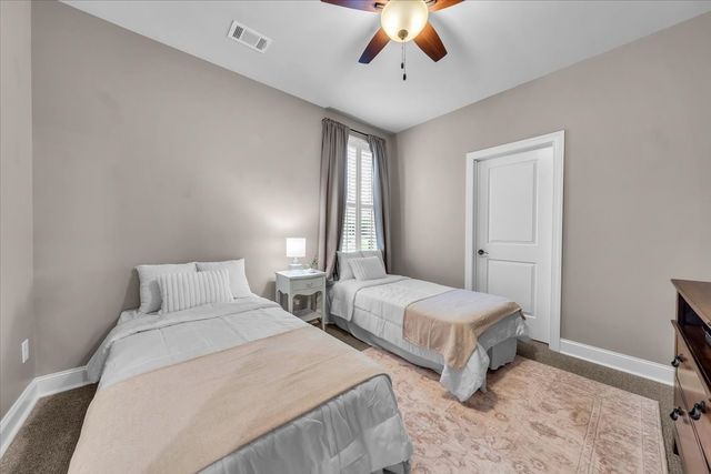 450 Huntington Dr, Lebanon, TN 37087