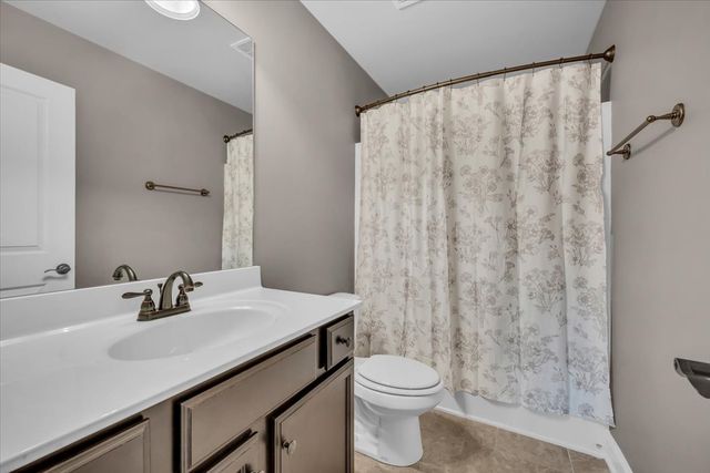 450 Huntington Dr, Lebanon, TN 37087