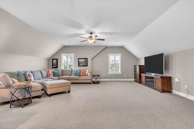 450 Huntington Dr, Lebanon, TN 37087