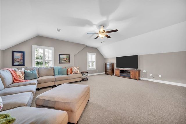 450 Huntington Dr, Lebanon, TN 37087