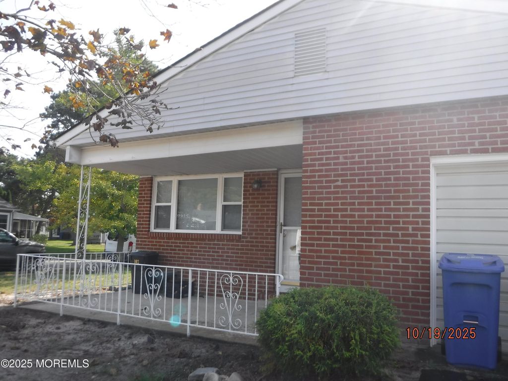 102 Troumaka Street, Toms River, NJ 08757