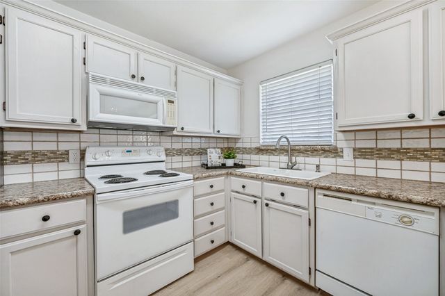 629 Concho Drive, Oak Point, TX 75068