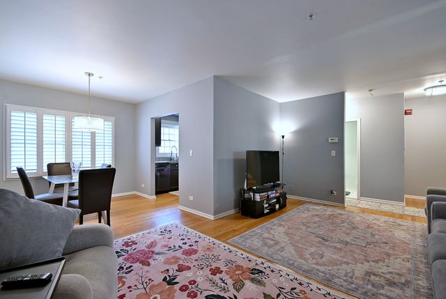 6145 Lincoln Avenue B, Morton Grove, IL 60053