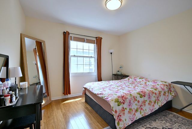 6145 Lincoln Avenue B, Morton Grove, IL 60053