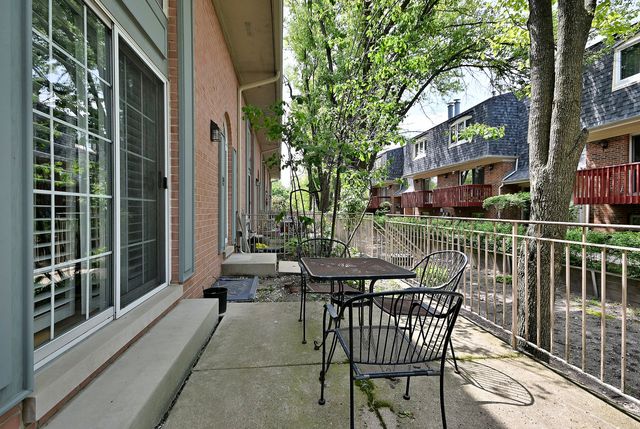 6145 Lincoln Avenue B, Morton Grove, IL 60053