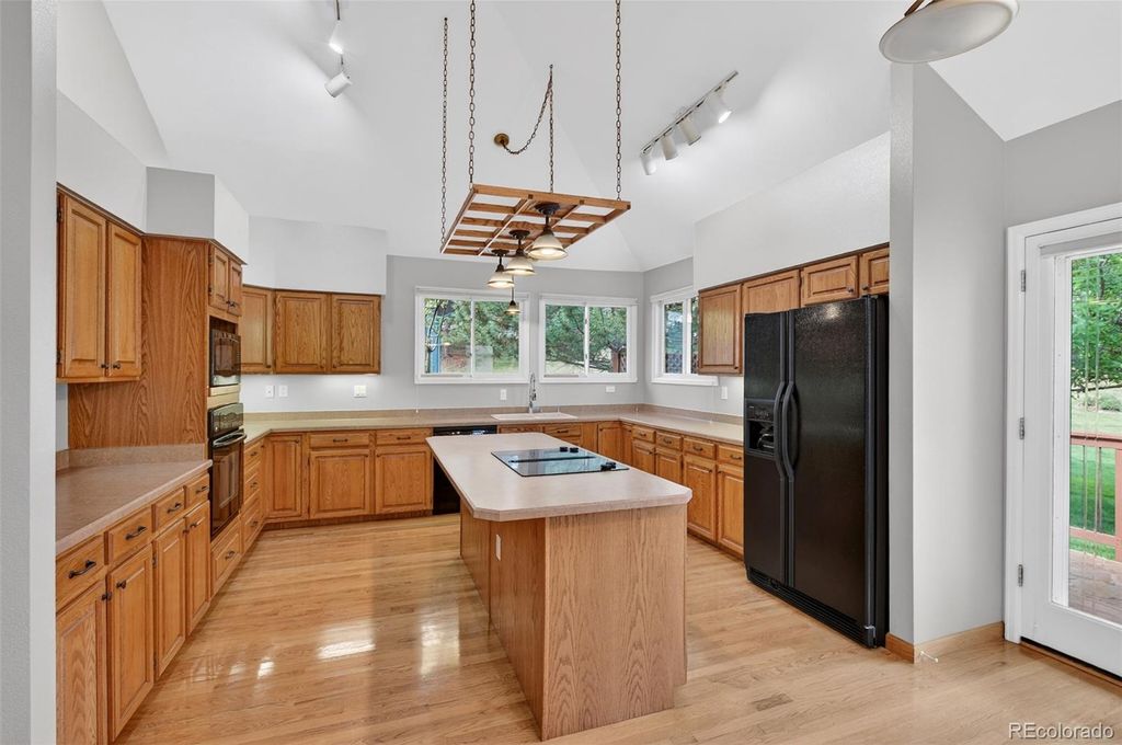Image 11 of property listing at 3 Red Cedar, Littleton, CO 80127
