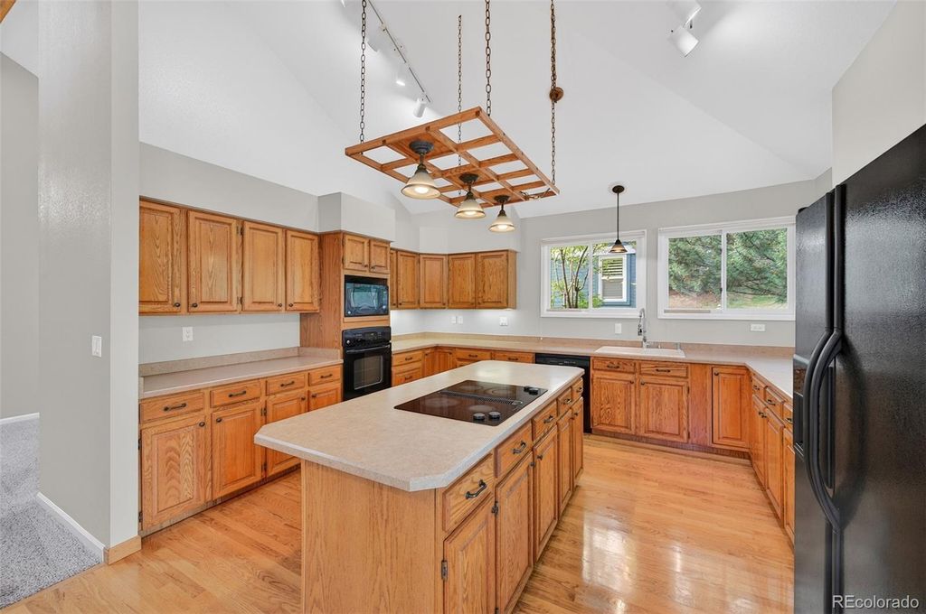 Image 12 of property listing at 3 Red Cedar, Littleton, CO 80127