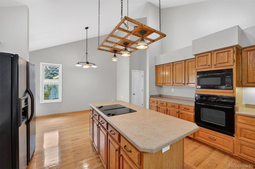 Image 13 of property listing at 3 Red Cedar, Littleton, CO 80127